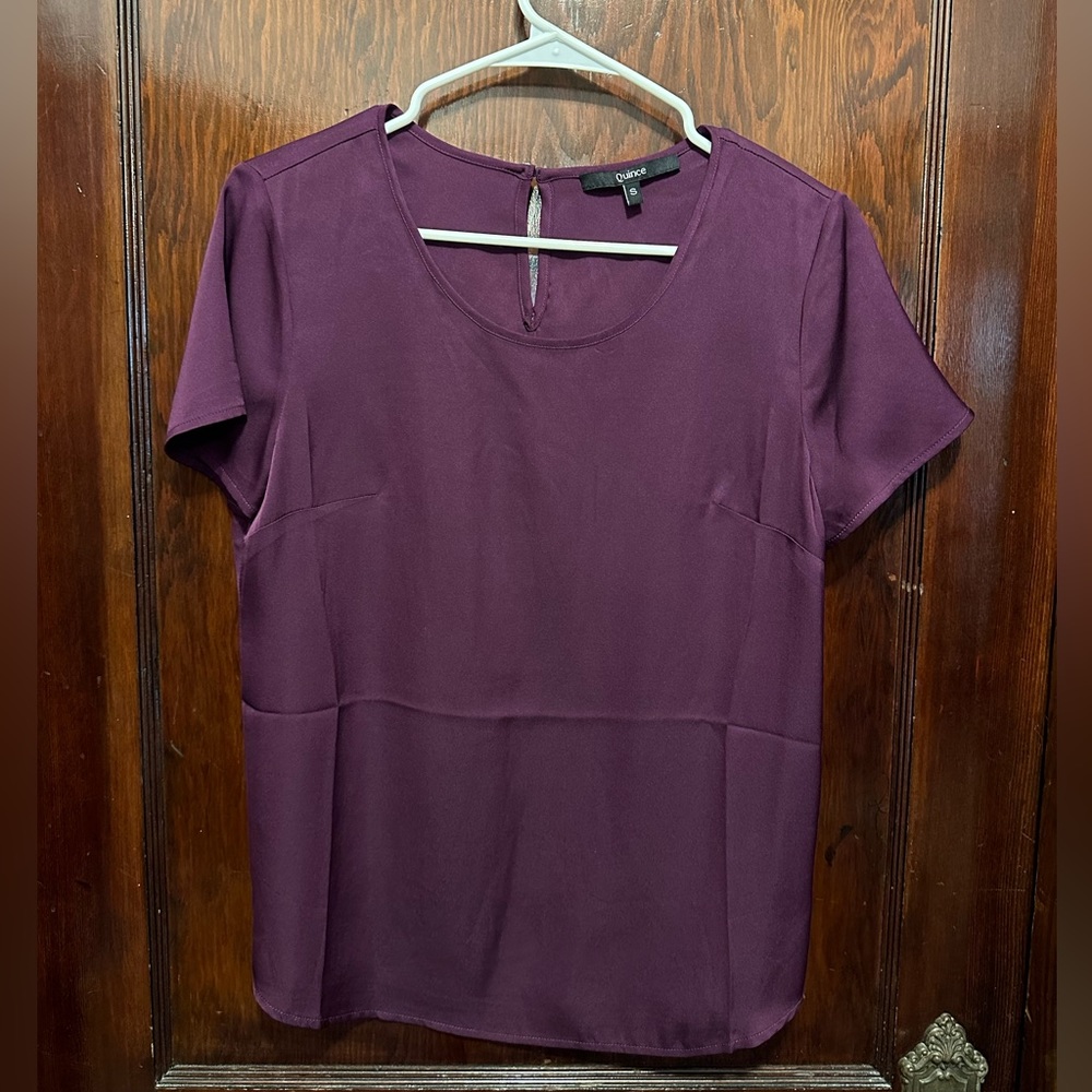 ✨NWOT✨ Quince Washable Stretch Silk Tee. Size small